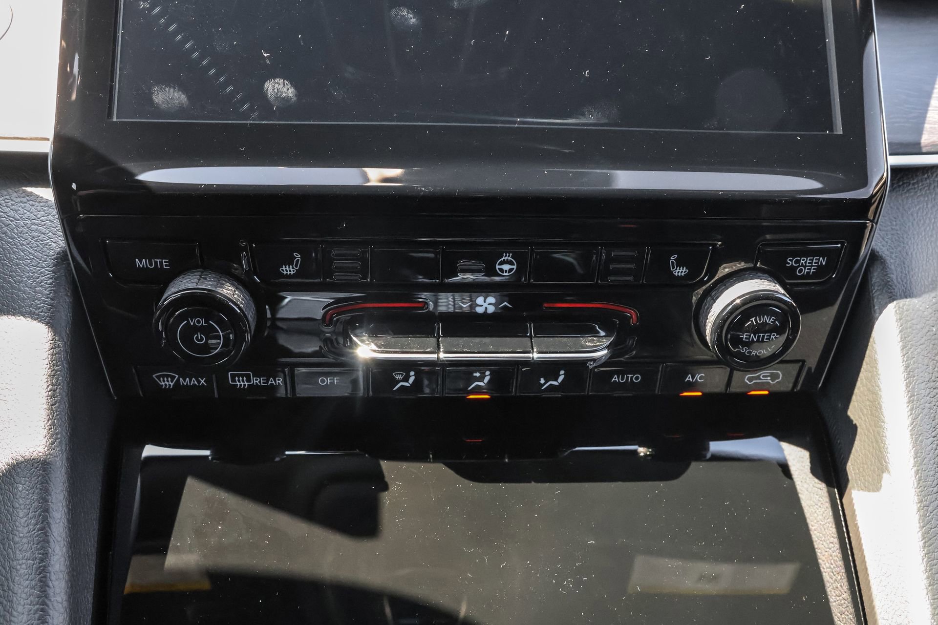New 2025 Jeep Grand Cherokee Limited image 17