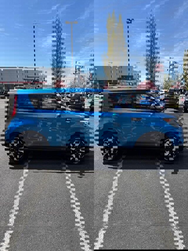 Used 2017 Kia Soul + w/ Designer's Package image 5