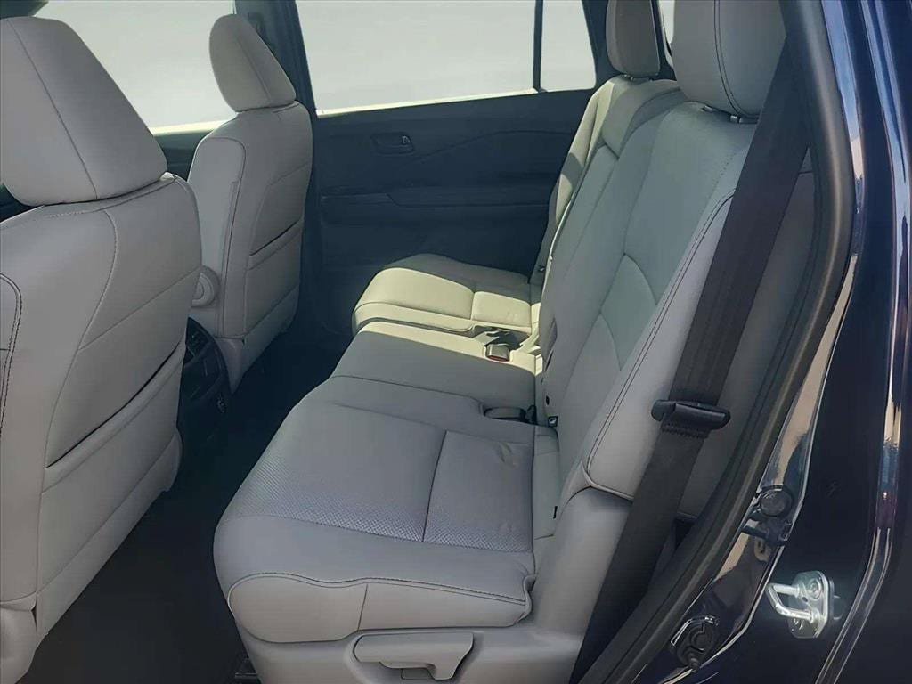 Used 2023 Honda Passport EX-L image 17