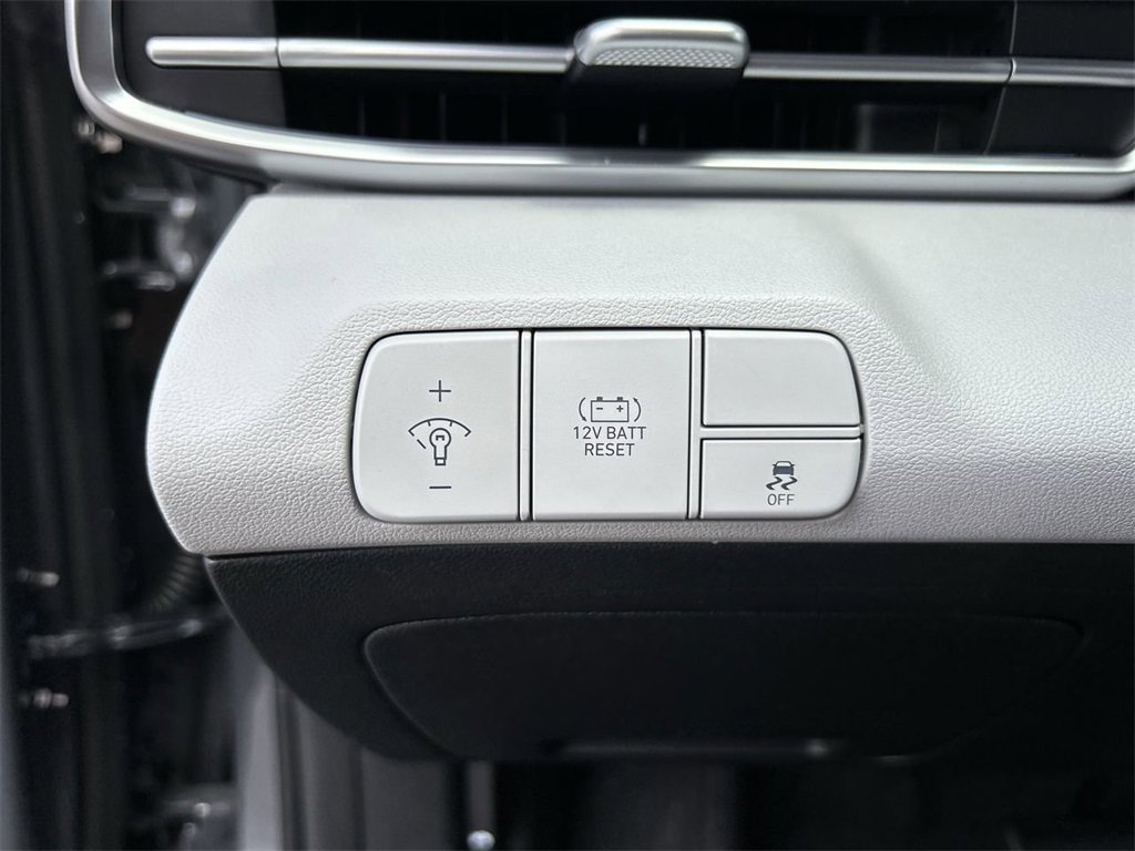 New 2025 Hyundai Elantra Limited image 26