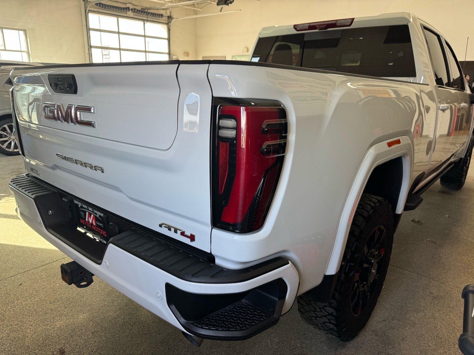 Used 2024 GMC Sierra 2500 AT4 w/ AT4 Premium Plus Package image 5