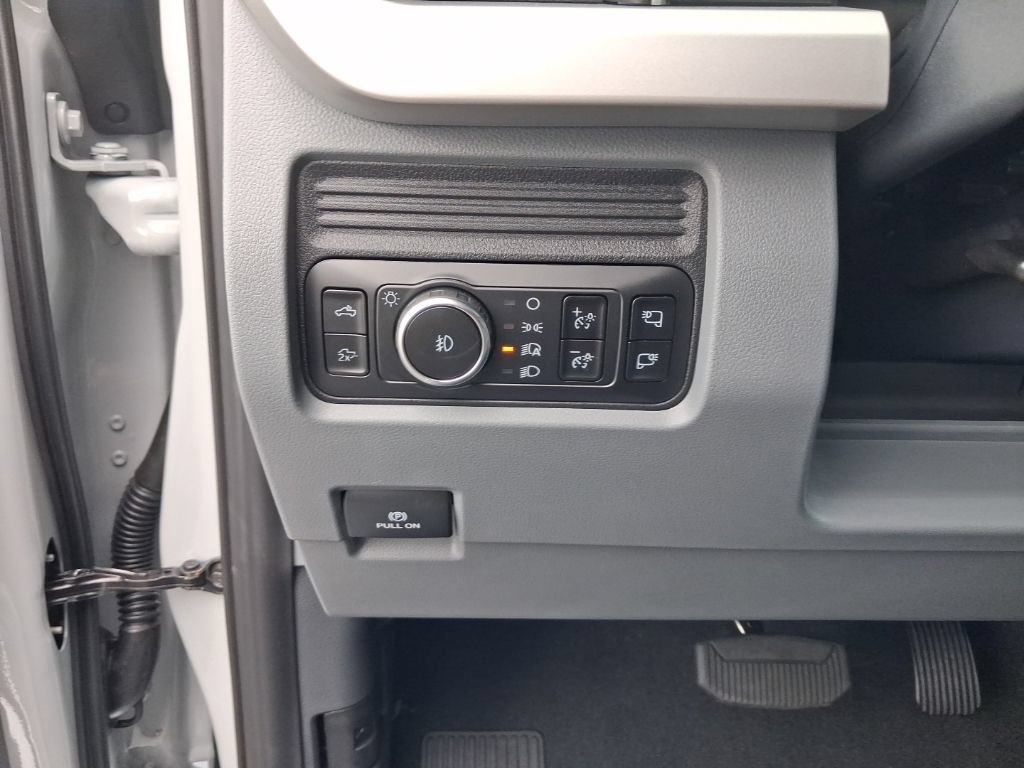 New 2026 Ford F250 XLT w/ XLT Premium Package AWD/4WD image 6