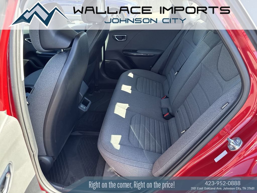Used 2025 Kia K4 EX image 33