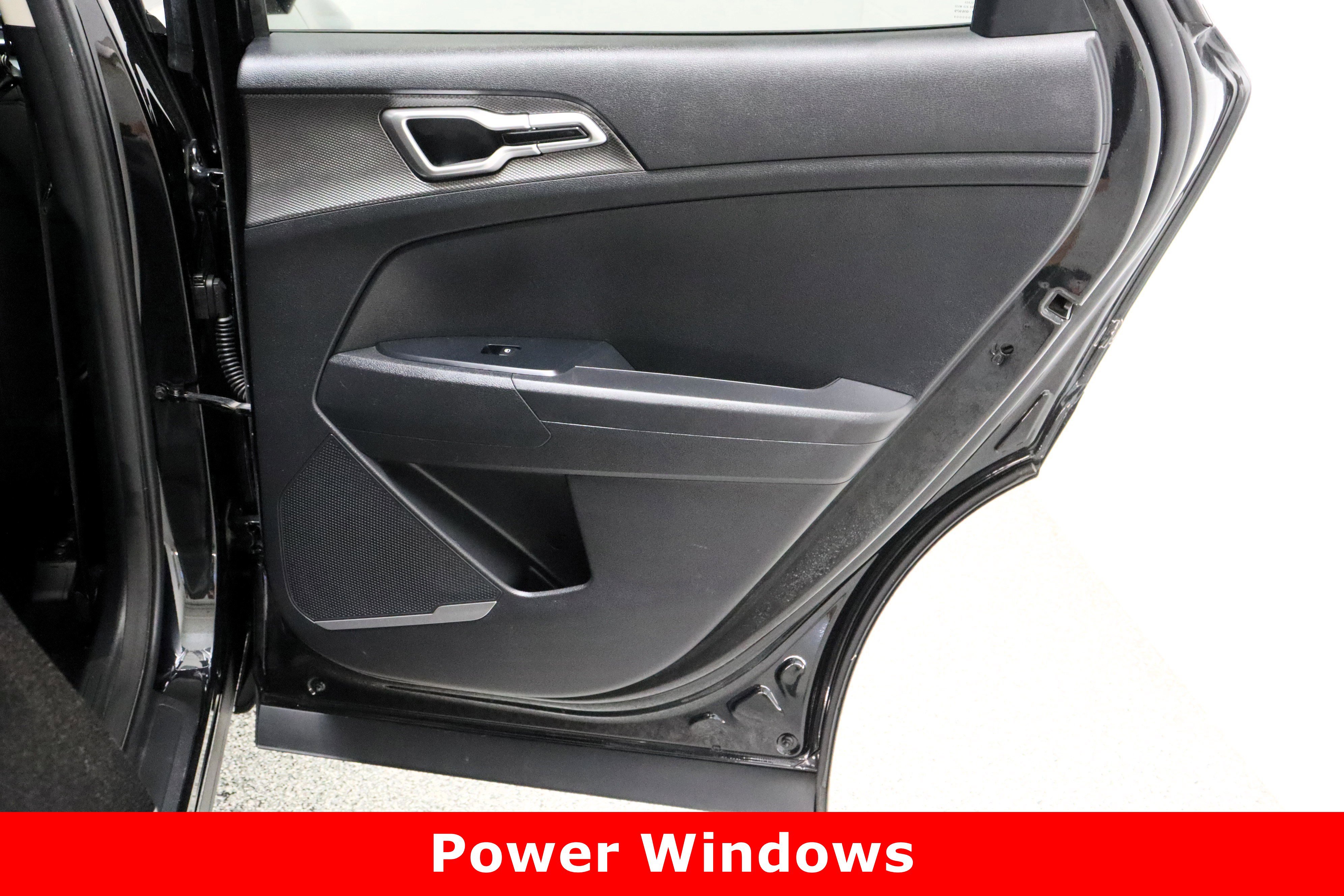 Used 2024 Kia Sportage LX image 31