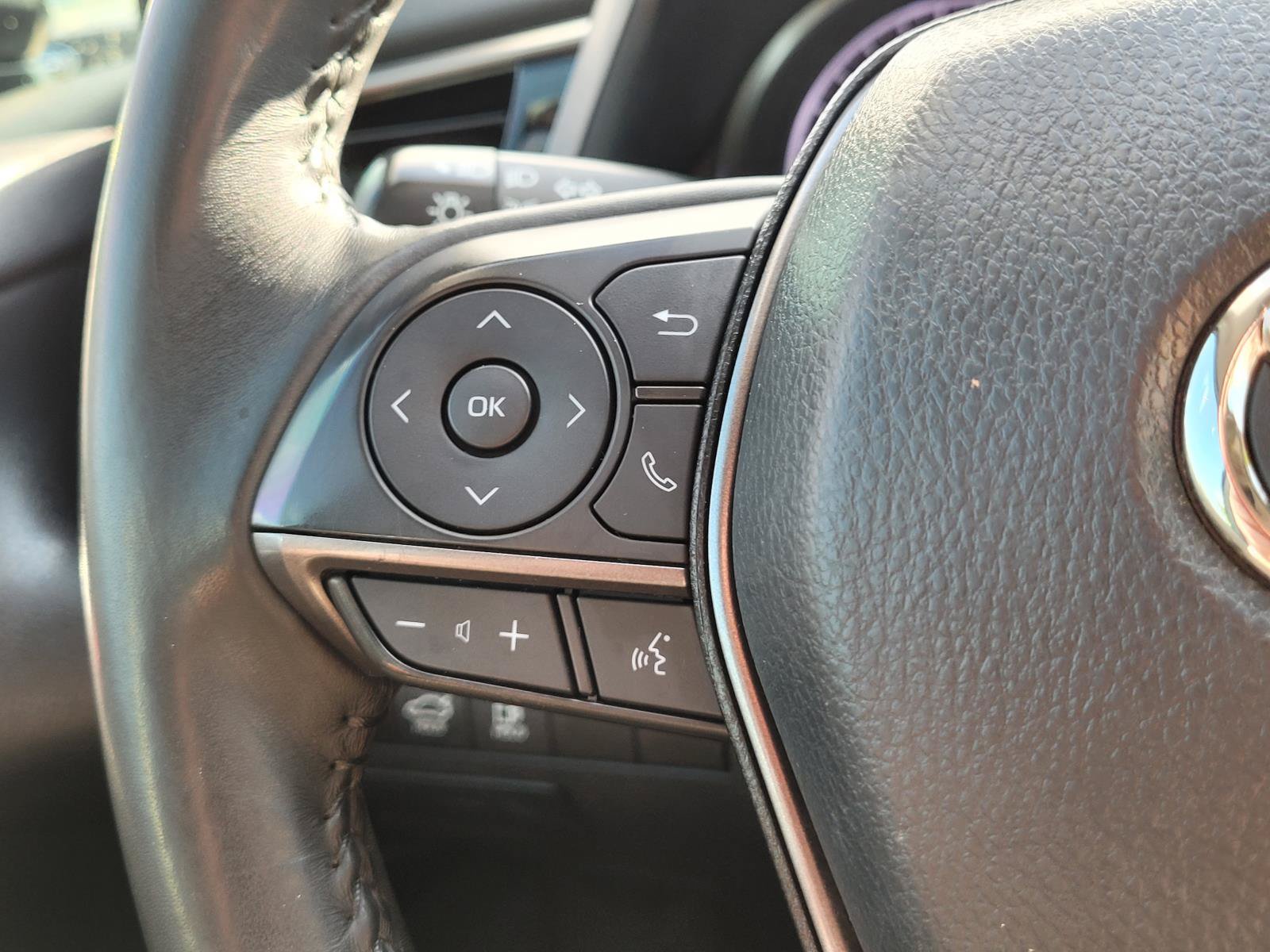 Used 2023 Toyota Camry SE FWD image 9