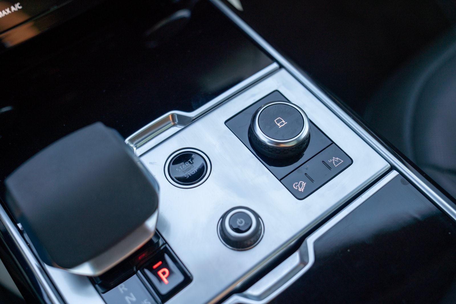Used 2023 Land Rover Range Rover Autobiography AWD/4WD image 19