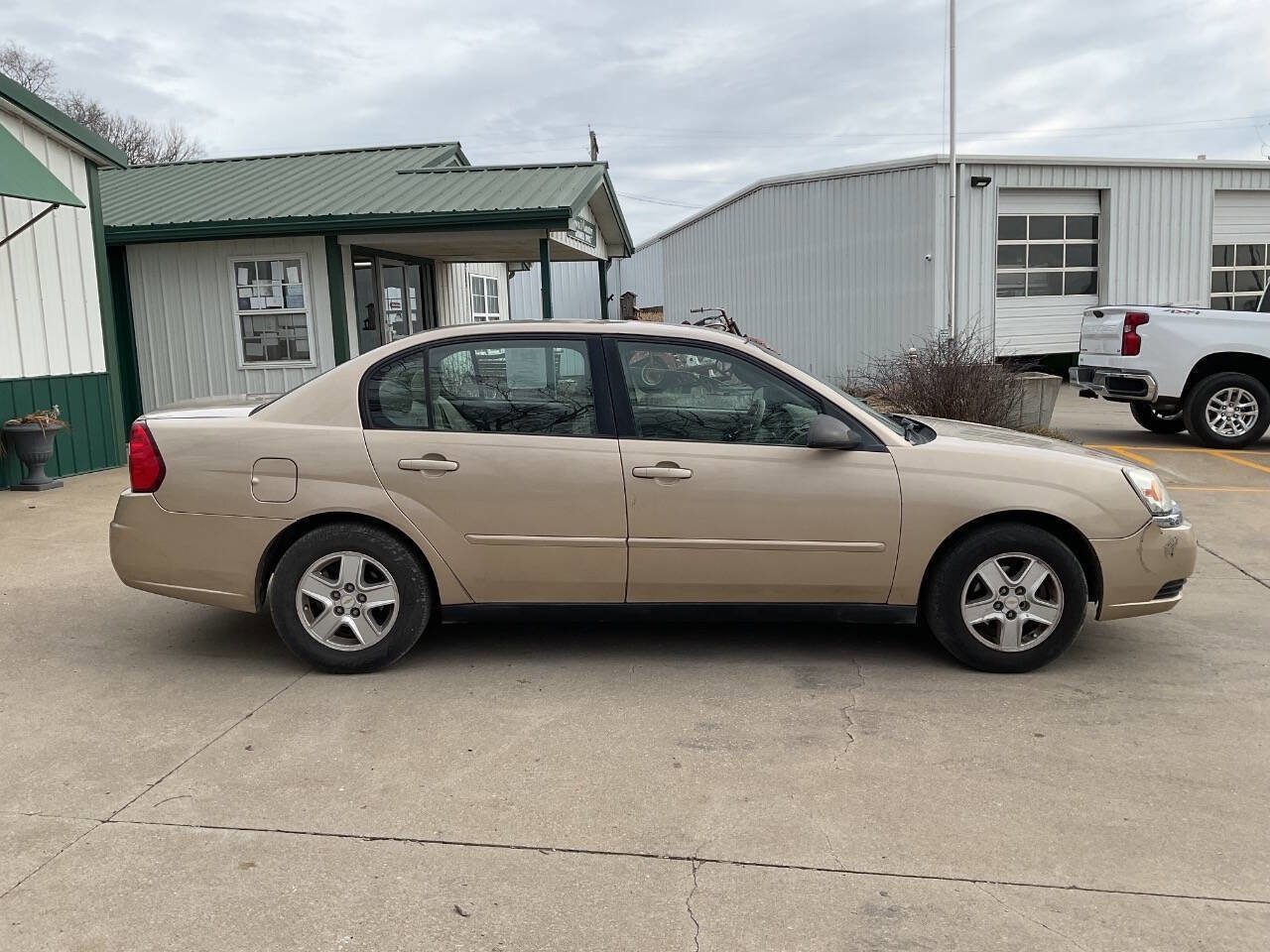 Used 2004 Chevrolet Malibu LS image 2