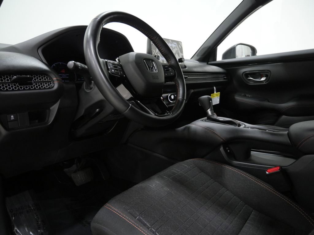 Used 2025 Honda HR-V Sport image 8