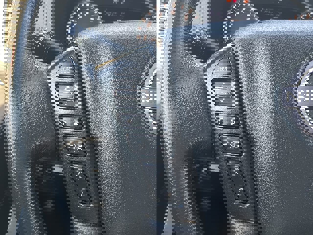 Used 2022 Nissan Frontier SV image 24