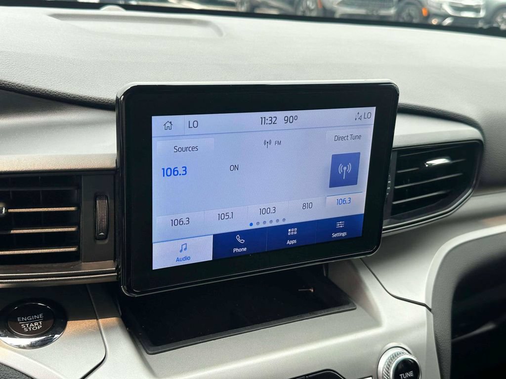 Used 2022 Ford Explorer XLT AWD/4WD image 29