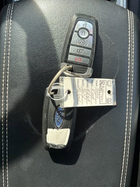 Used 2024 Ford Edge Titanium image 45