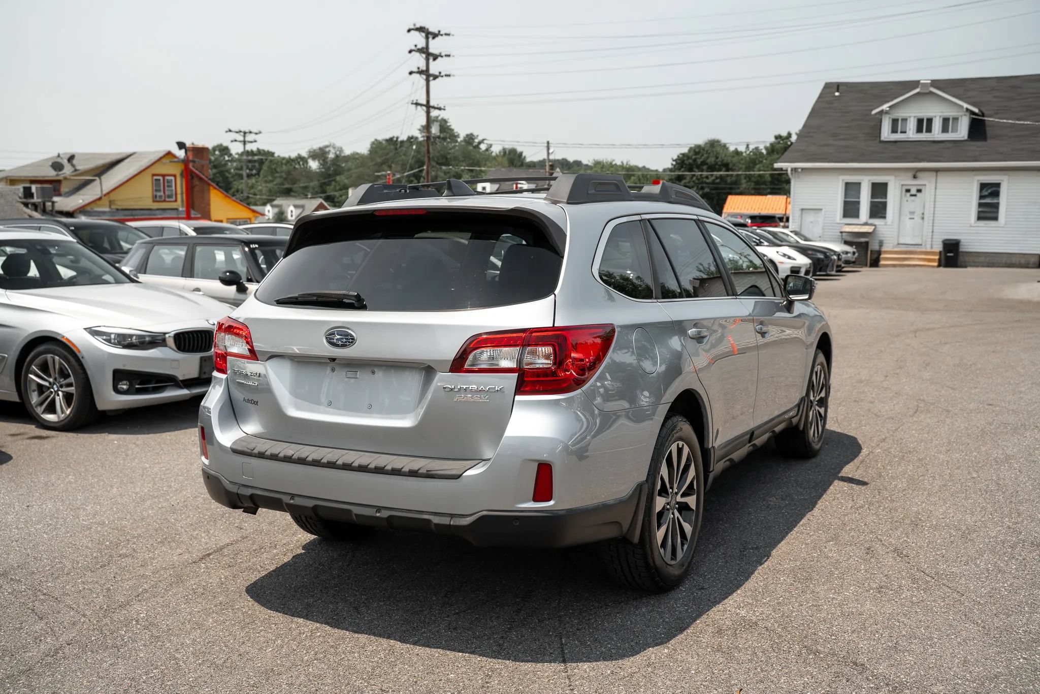 Used 2017 Subaru Outback 2.5i Limited AWD/4WD image 3