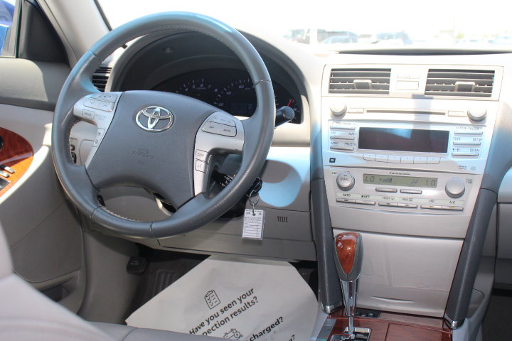 Used 2011 Toyota Camry XLE w/ XLE Extra-Value Pkg #2 FWD image 24