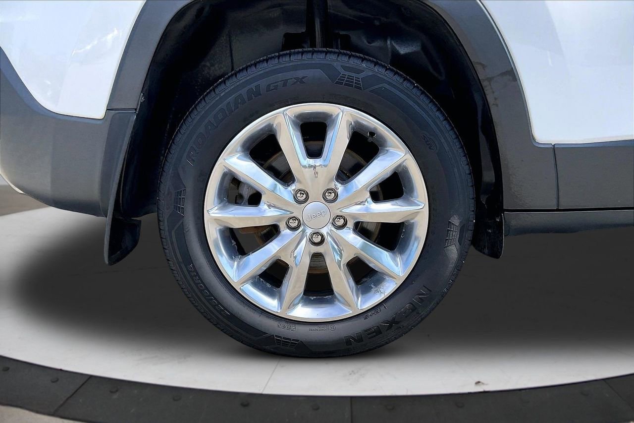 Used 2017 Jeep Cherokee Limited AWD/4WD image 36