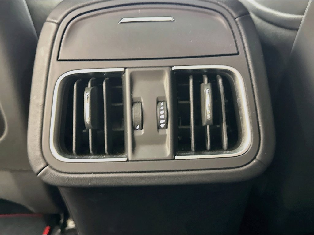 Used 2022 Maserati Levante Trofeo AWD/4WD image 31