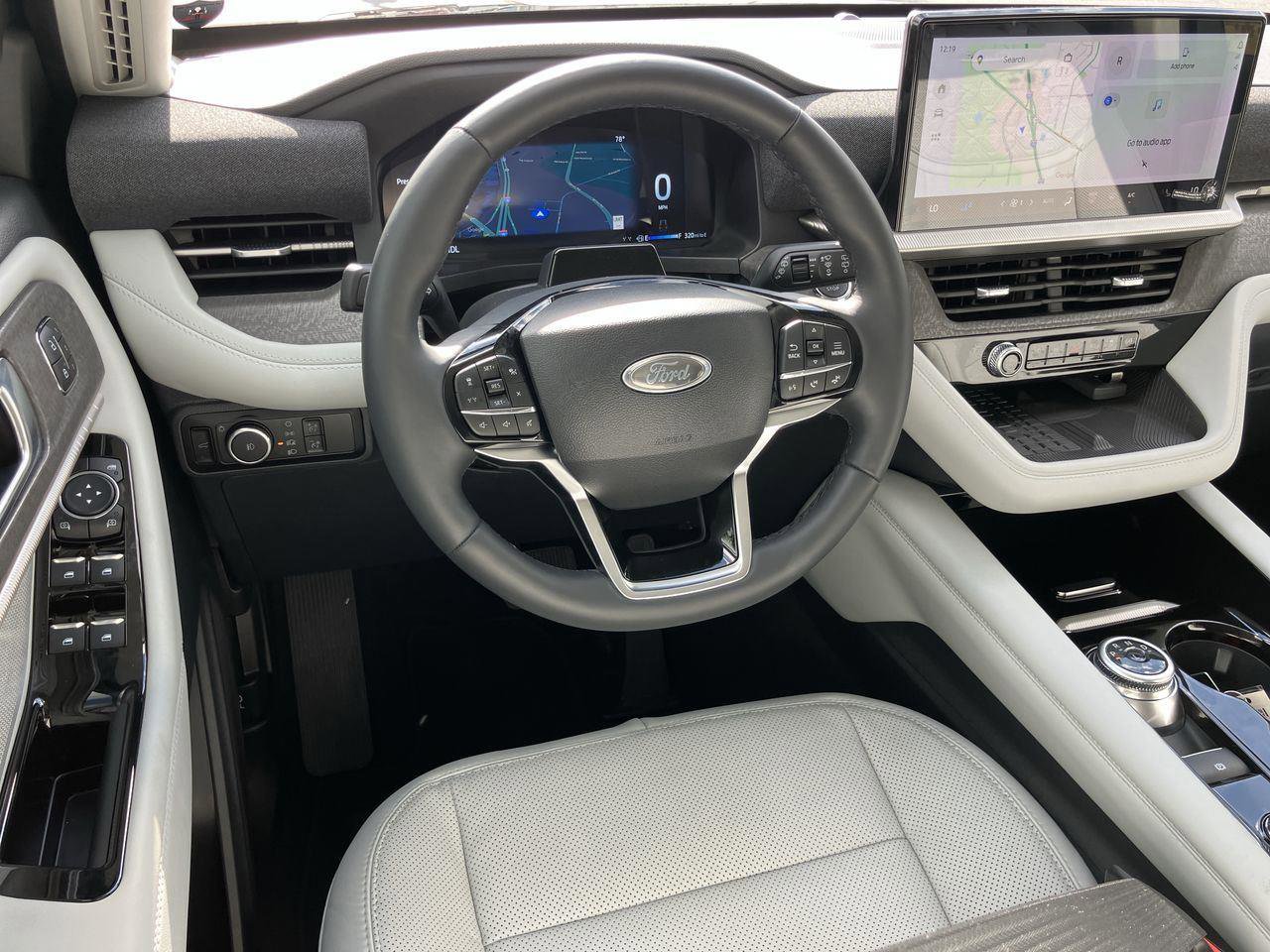 Used 2025 Ford Explorer Platinum w/ Ultimate Package image 17