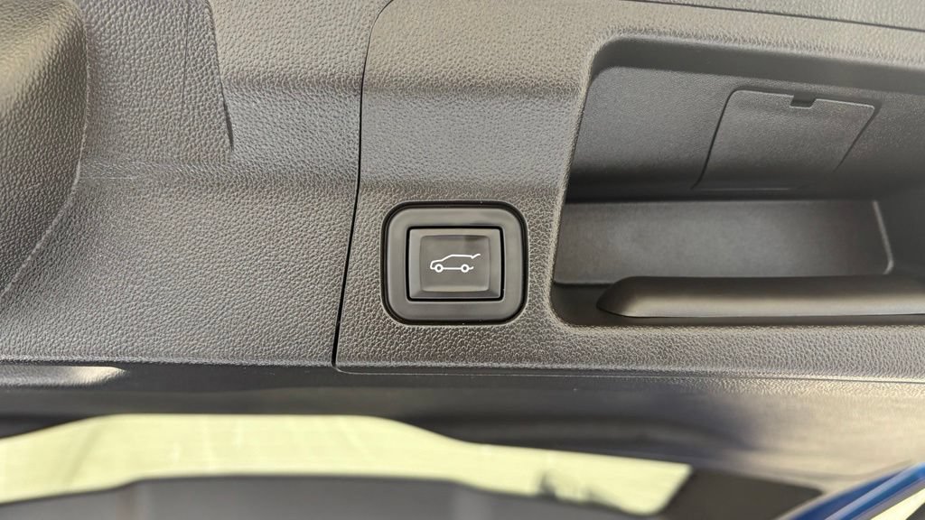 Used 2023 GMC Acadia SLE w/ Infotainment Package AWD/4WD image 6