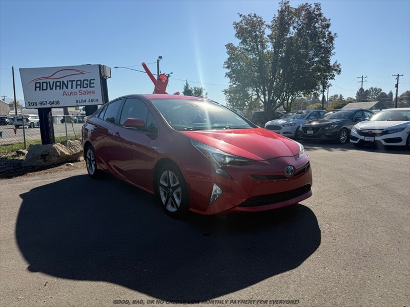 Used 2017 Toyota Prius Four Touring FWD image 1