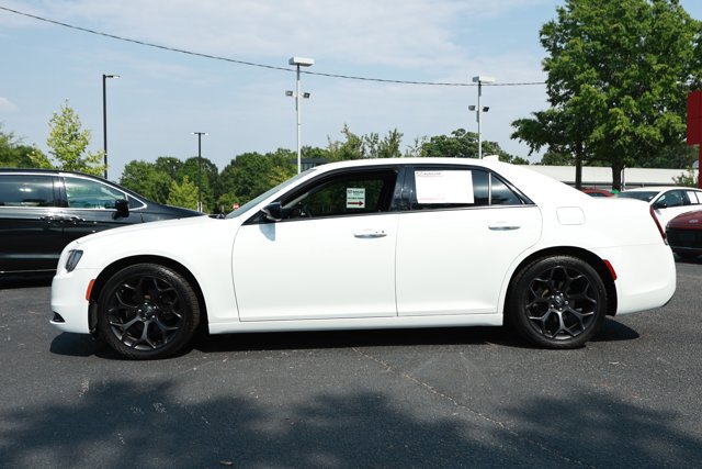Used 2019 Chrysler 300 Touring w/ Sport Appearance Package RWD image 9