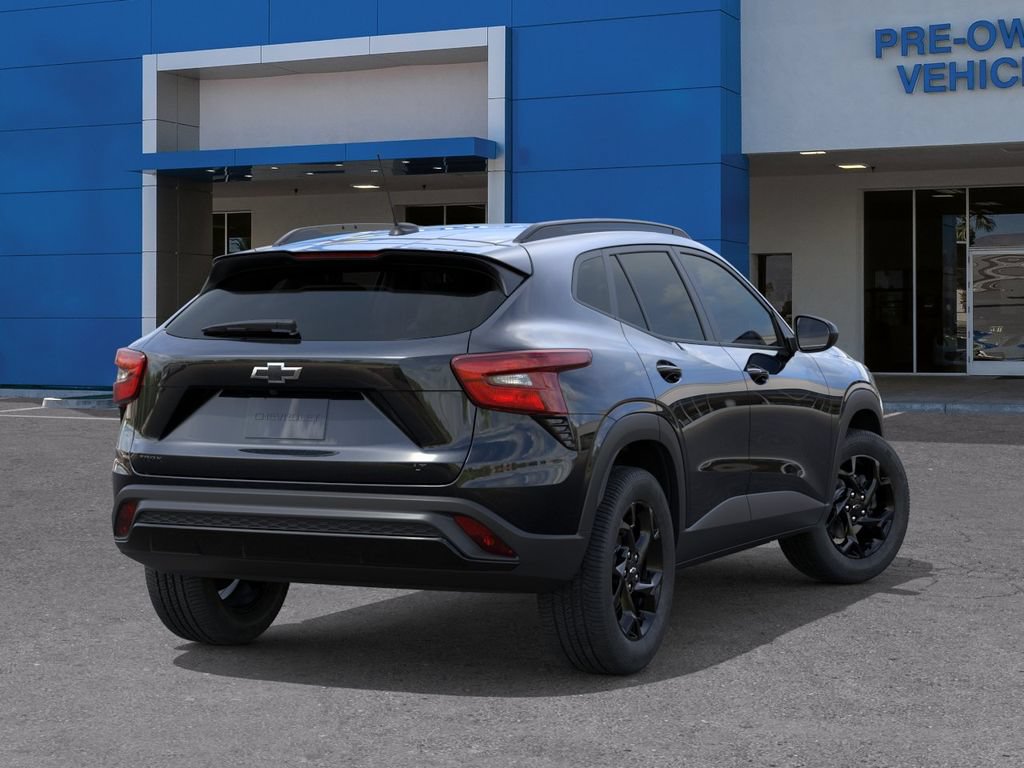 New 2026 Chevrolet Trax LT w/ Midnight Edition FWD image 4