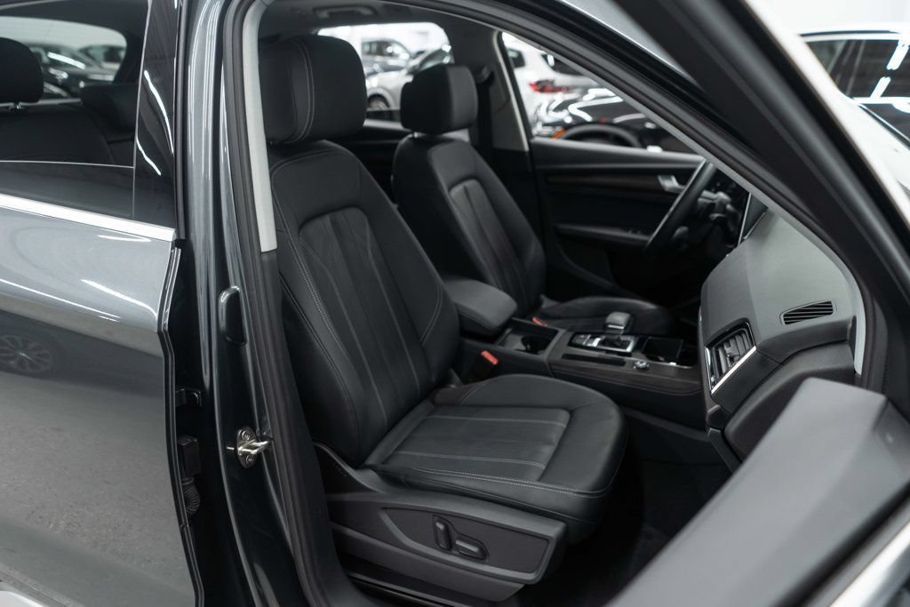 Used 2023 Audi Q5 2.0T Premium Plus w/ Premium Plus Package AWD/4WD image 11
