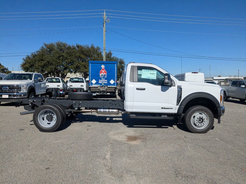 New 2025 Ford F550 4x4 Regular Cab Super Duty image 3