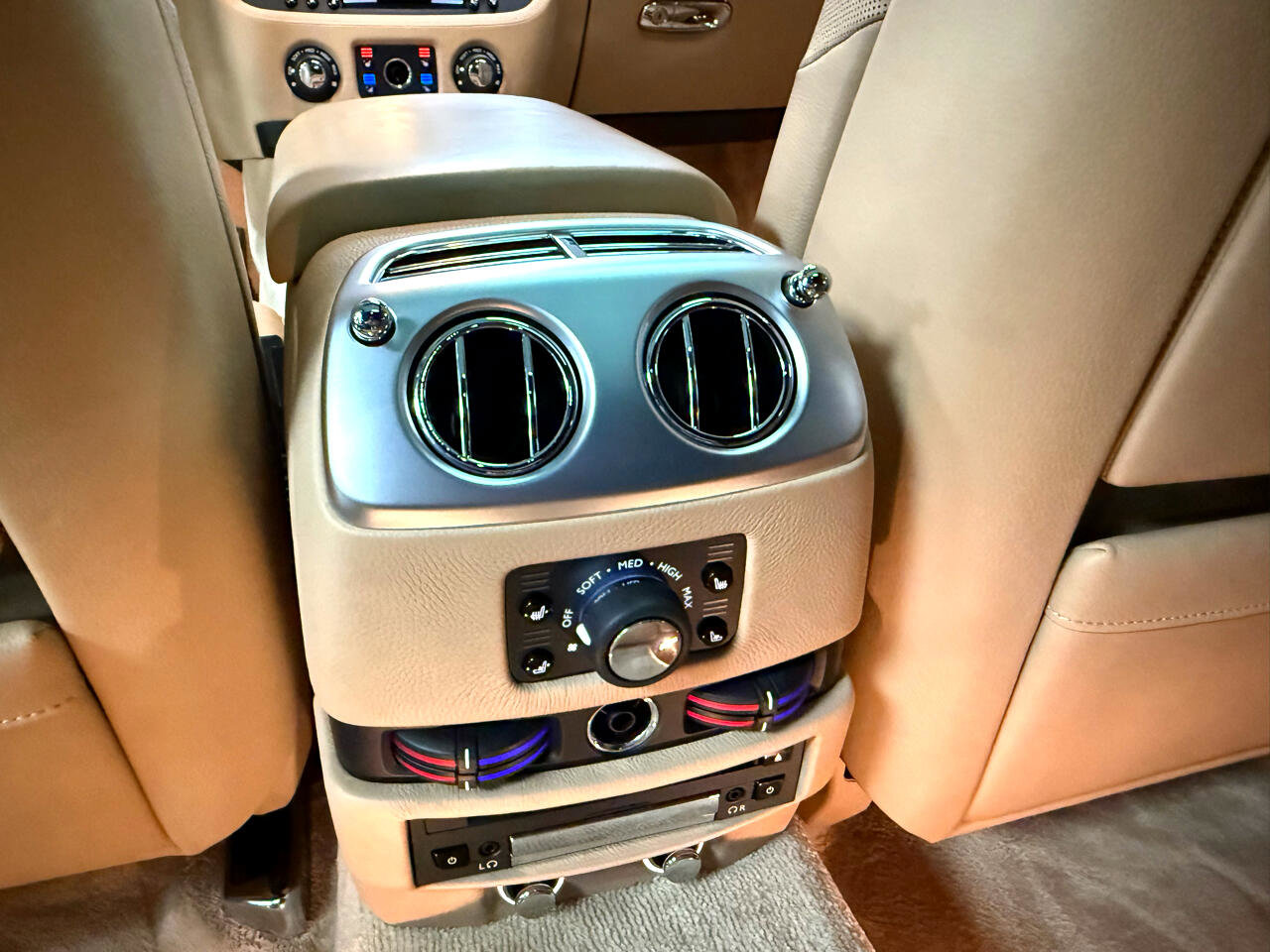 Used 2011 Rolls-Royce Ghost image 28