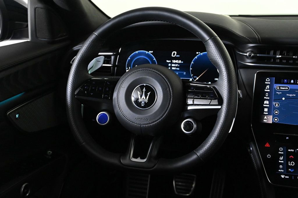 Used 2025 Maserati Grecale Modena image 10