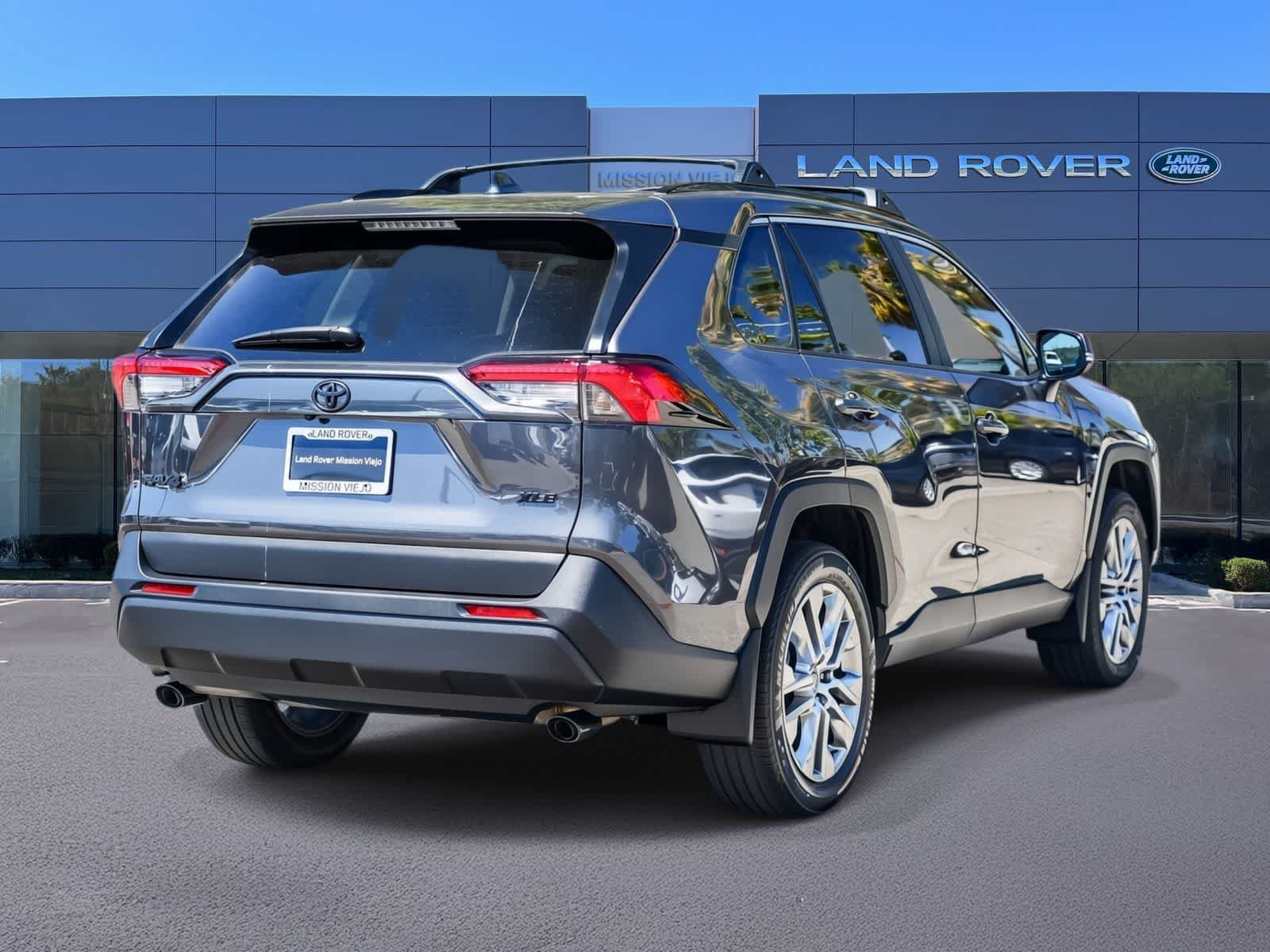Used 2025 Toyota RAV4 XLE Premium FWD image 4