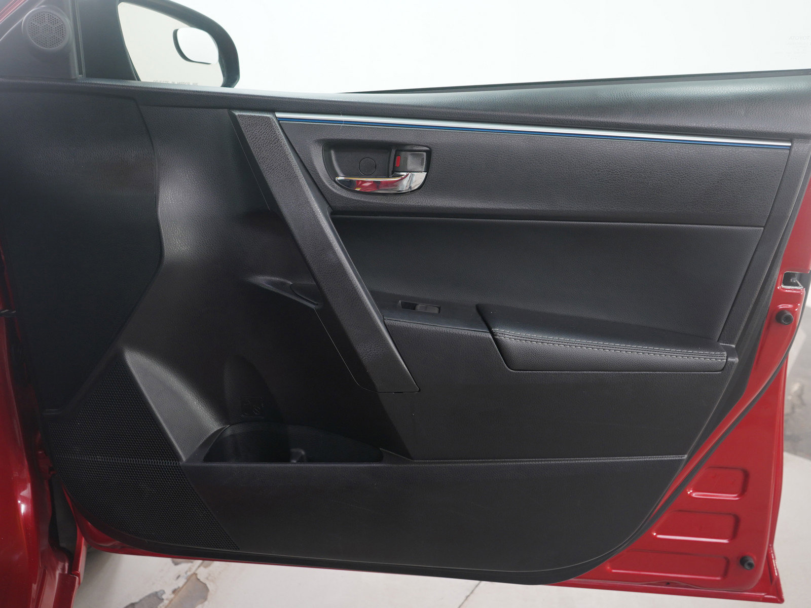 Used 2015 Toyota Corolla S image 9