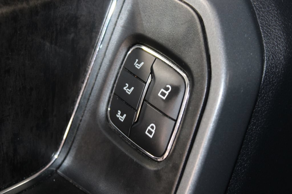 Used 2024 Ford F250 Lariat w/ Lariat Ultimate Package AWD/4WD image 45