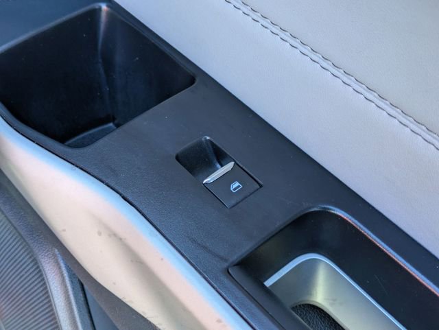 Used 2022 Ford Explorer XLT w/ Equipment Group 202A image 39