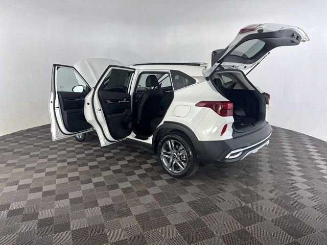 Used 2023 Kia Seltos S AWD/4WD image 20