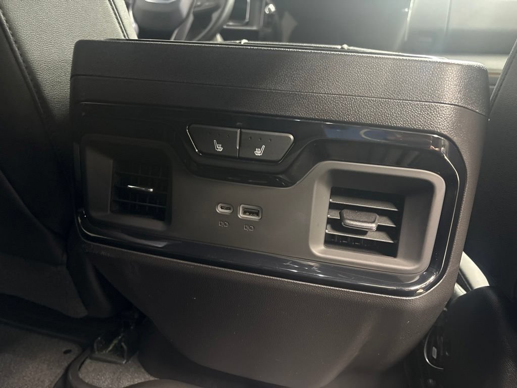 Used 2024 GMC Sierra 1500 AT4 w/ Technology Package AWD/4WD image 13