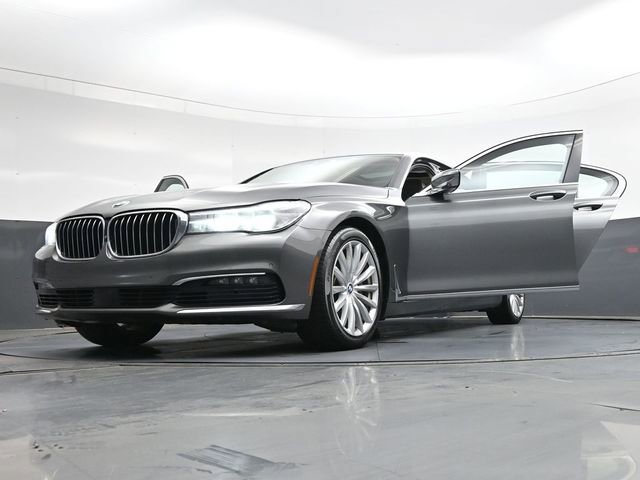 Used 2016 BMW 740i image 47