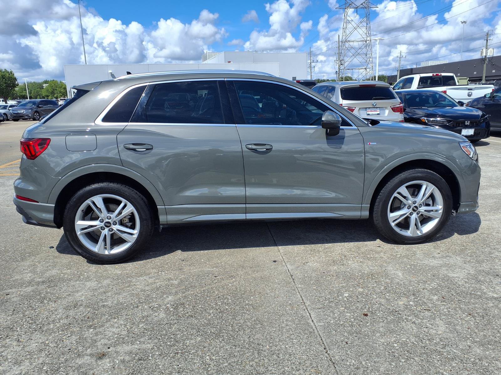 Used 2024 Audi Q3 2.0T Premium w/ Convenience Package AWD/4WD image 25