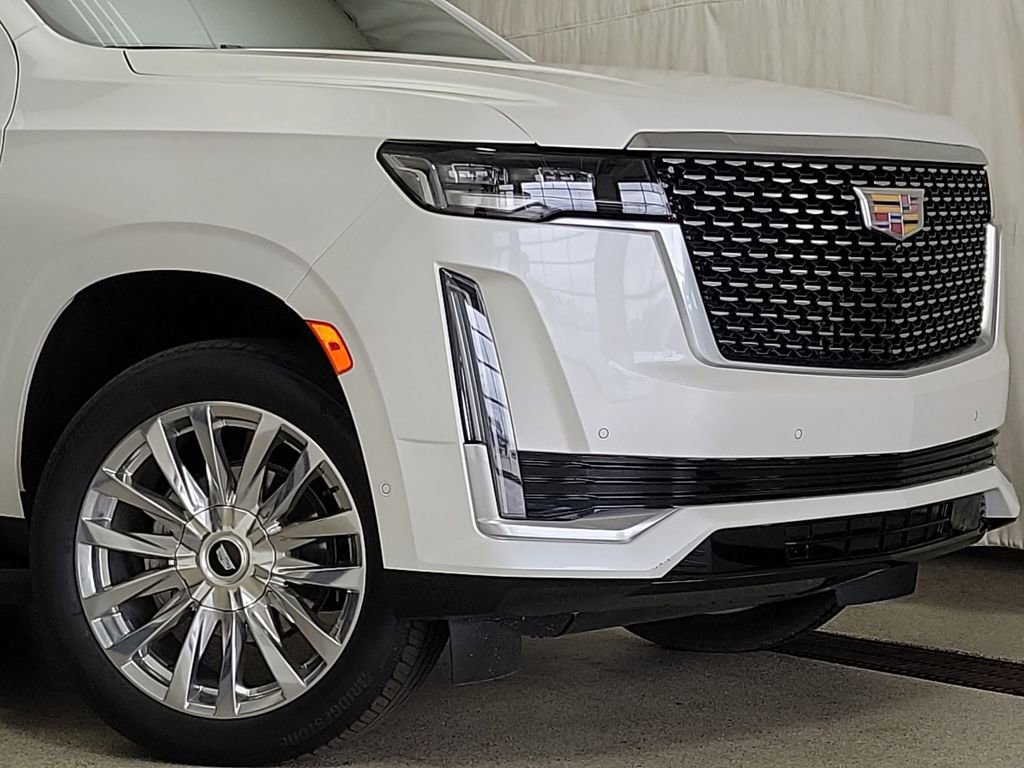 Used 2023 Cadillac Escalade Premium Luxury w/ LPO, Floor Liner Package AWD/4WD image 5