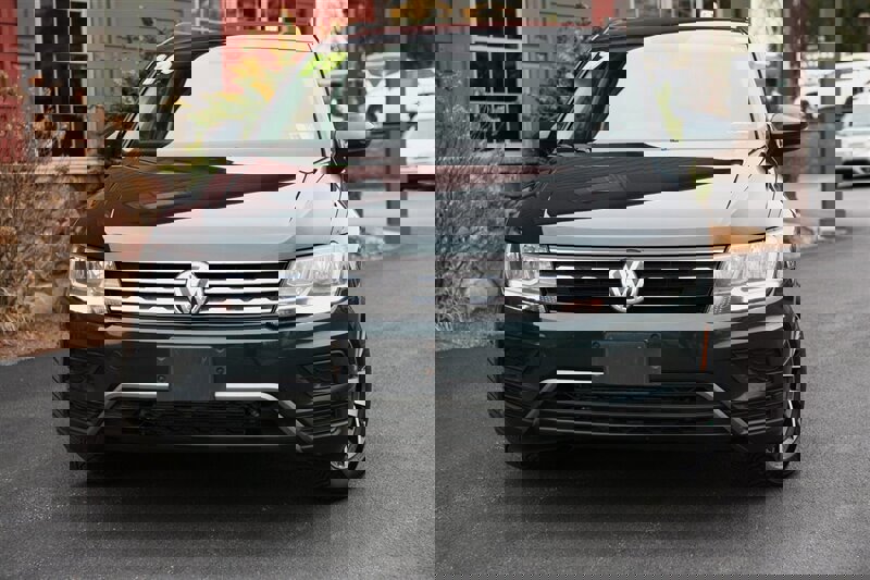 Used 2019 Volkswagen Tiguan SE image 2