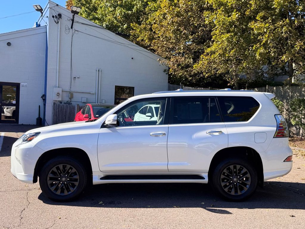 Used 2023 Lexus GX 460 Premium w/ Premium Package AWD/4WD image 3