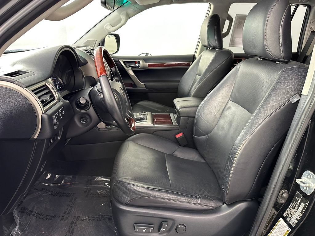 Used 2016 Lexus GX 460 w/ Premium Package AWD/4WD image 17