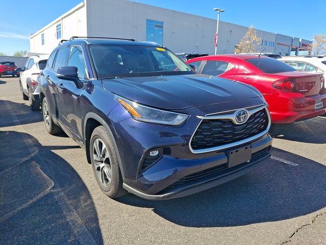 Used 2021 Toyota Highlander XLE image 5