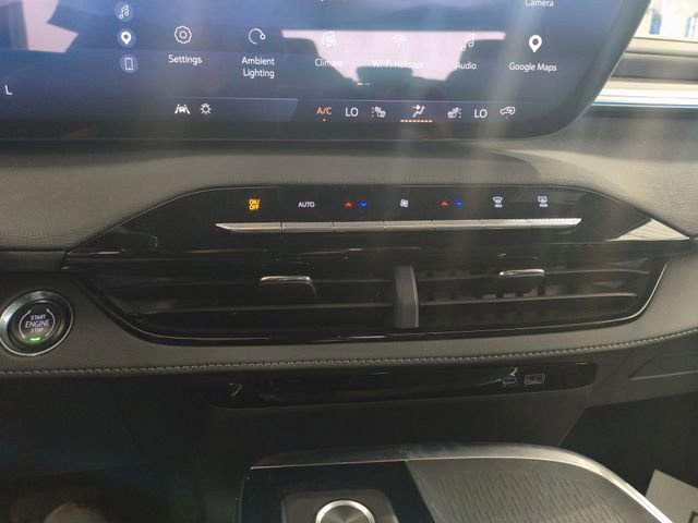 Used 2025 Buick Enclave Preferred AWD/4WD image 15
