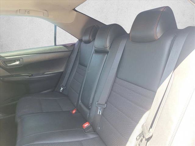 Used 2016 Toyota Camry SE w/ Moonroof Package FWD image 15