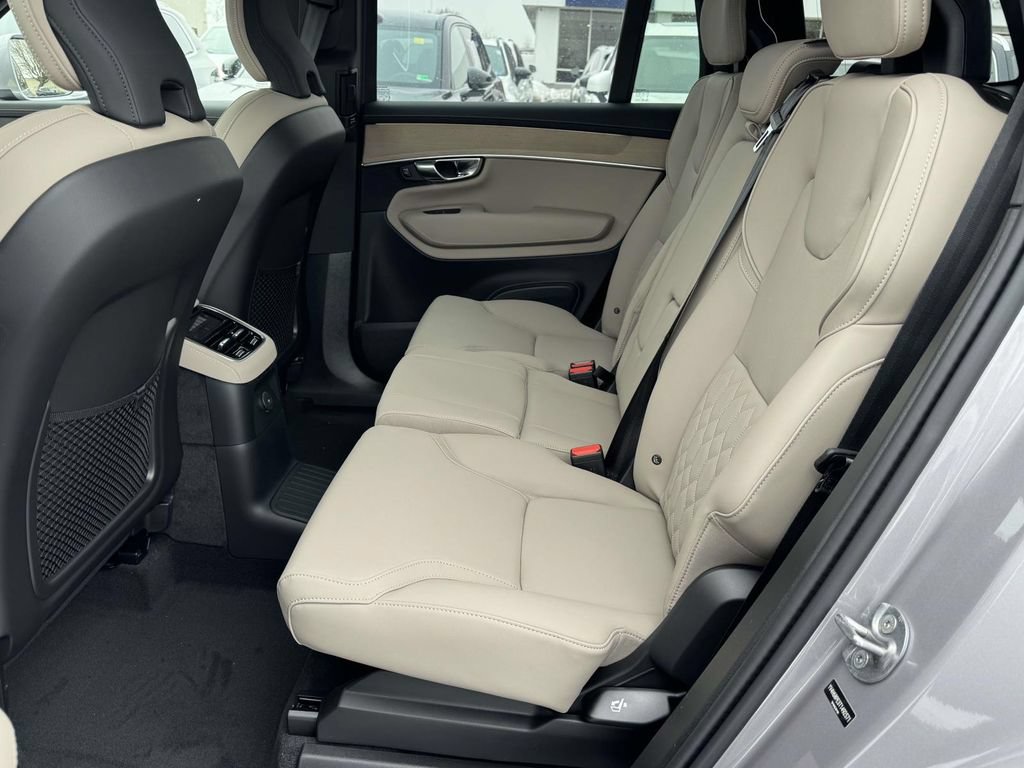 New 2026 Volvo XC90 T8 Plus w/ Protection Package Premier AWD/4WD image 16