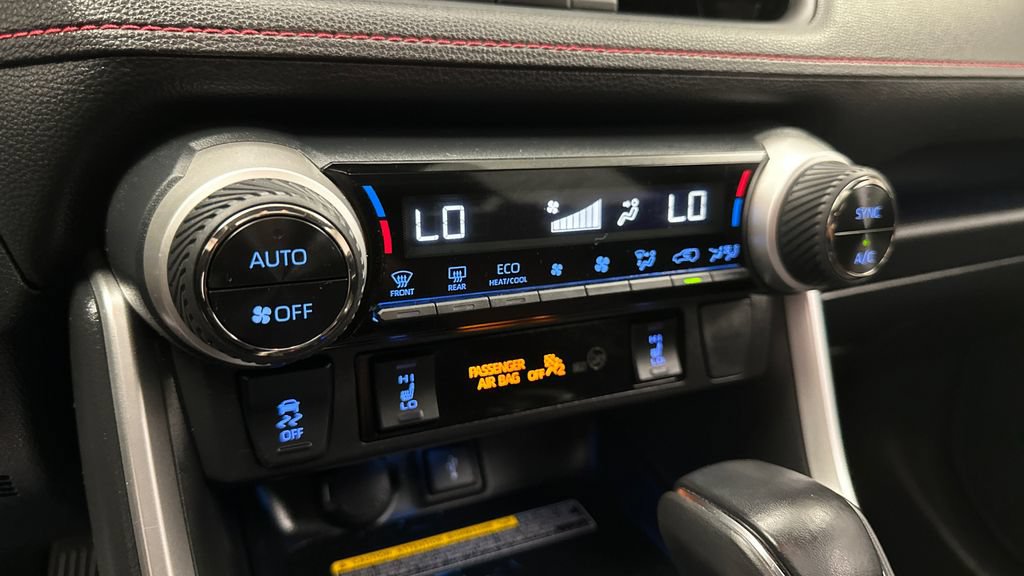 Certified 2021 Toyota RAV4 XSE w/ Weather Package AWD/4WD image 28