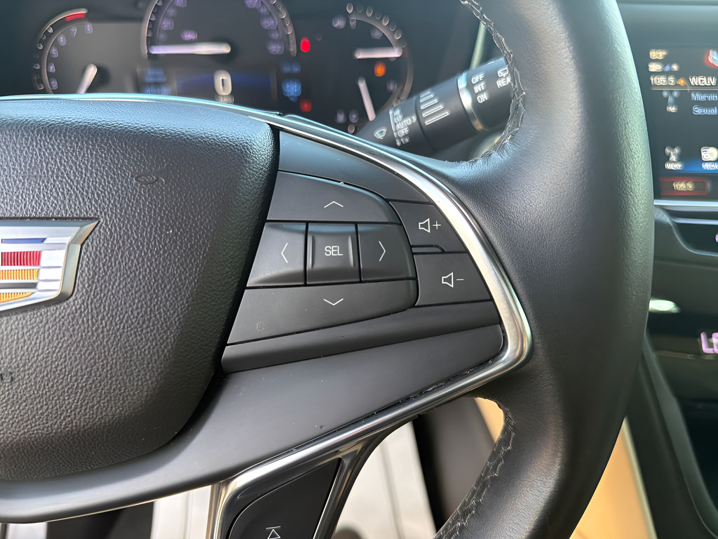 Used 2019 Cadillac XT5 FWD image 31