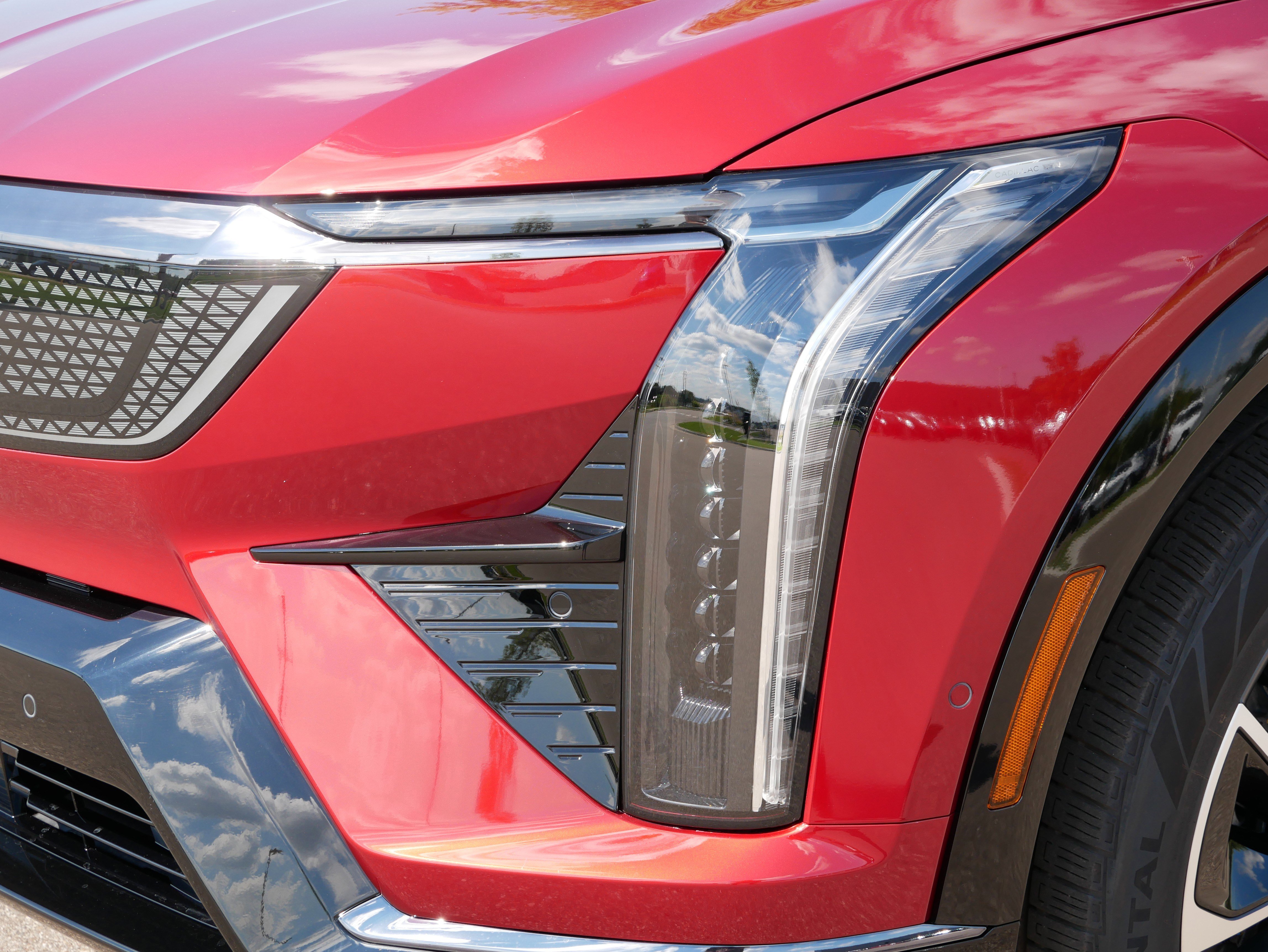 Used 2025 Cadillac Optiq Sport 1 w/ LPO, Floor Liner Package image 14