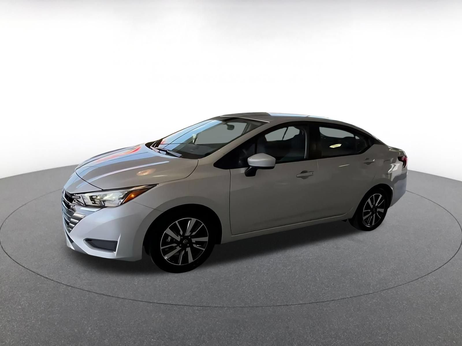 Used 2025 Nissan Versa SV FWD image 7