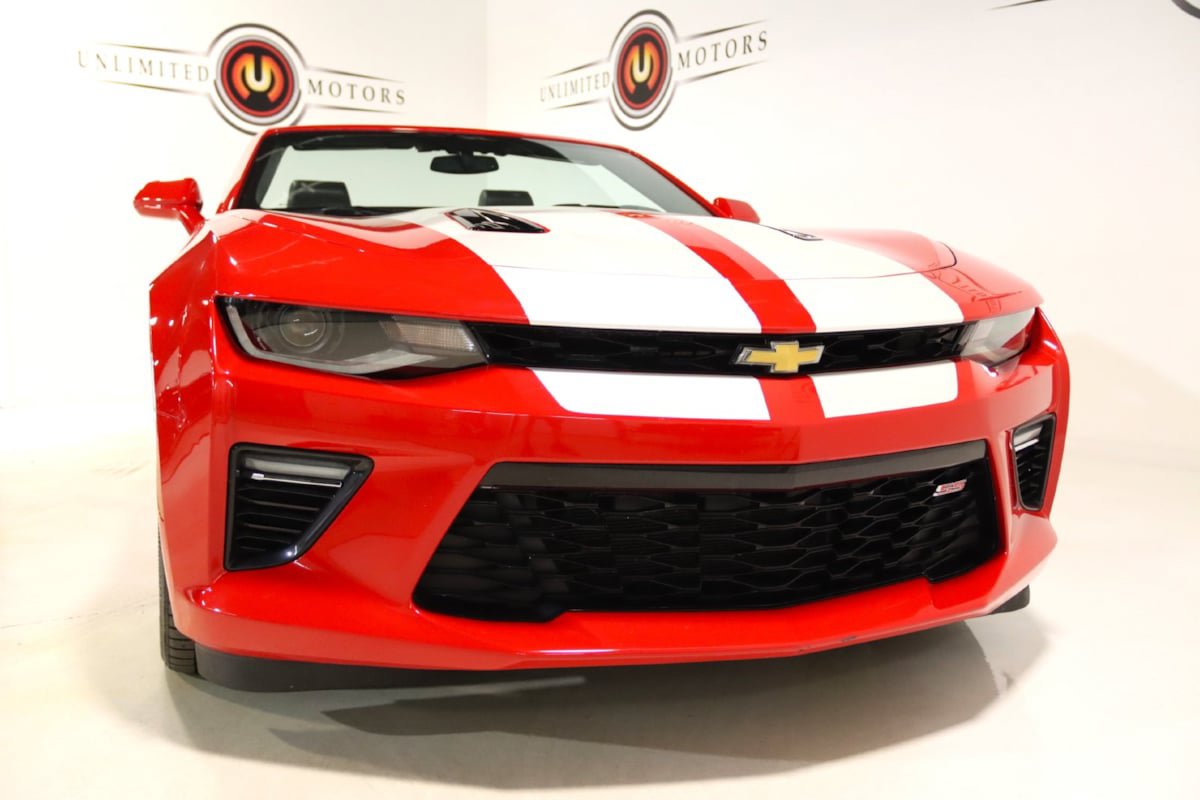 Used 2018 Chevrolet Camaro SS RWD image 27