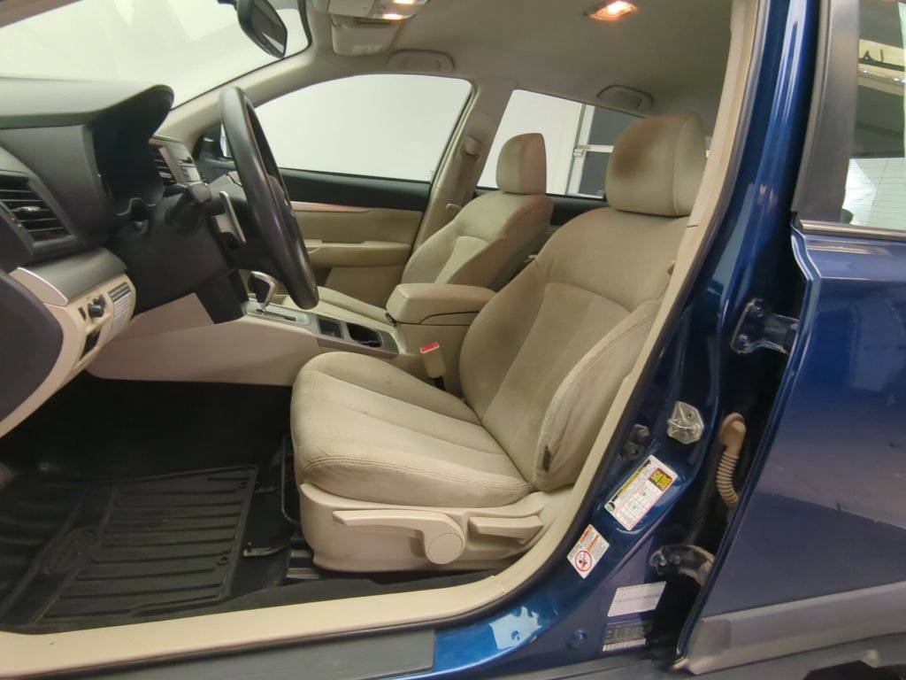 Used 2011 Subaru Outback 2.5i AWD/4WD image 12